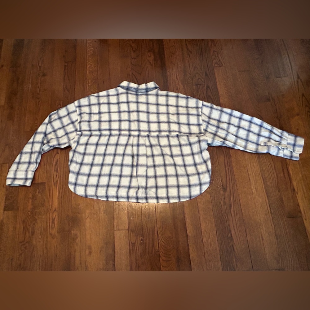 Madewell Lightweight Flannel Crop Button Down Large - Picture 2 of 3